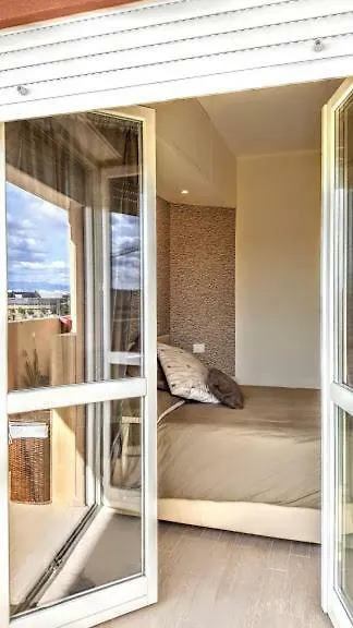 Porta di Roma Suite 0*,